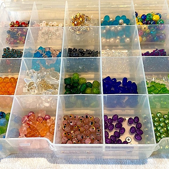 Beads! Beads! Beads! Over 500 Beads and Box! - Picture 2 of 3